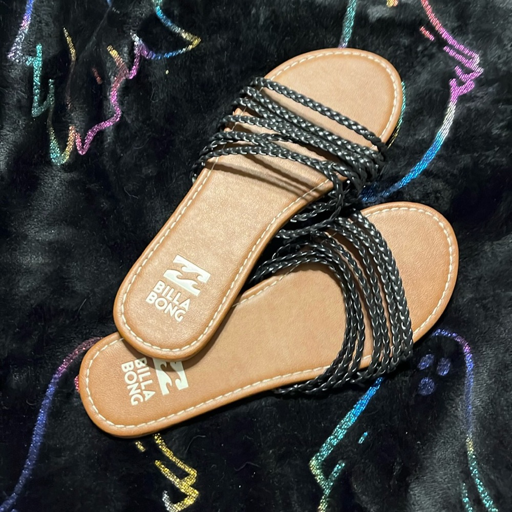 Size 8 billabong flip-flops